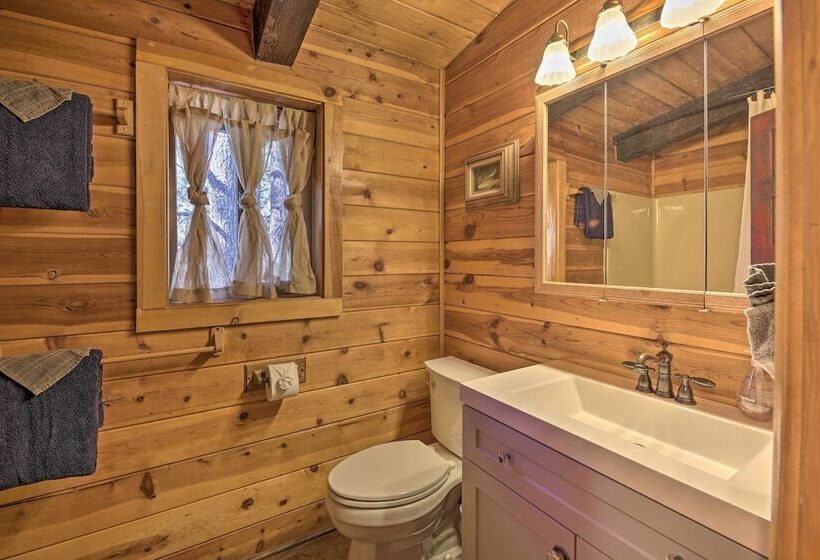 Near Dining, Hiking & Golf: Pinetop Log Cabin!