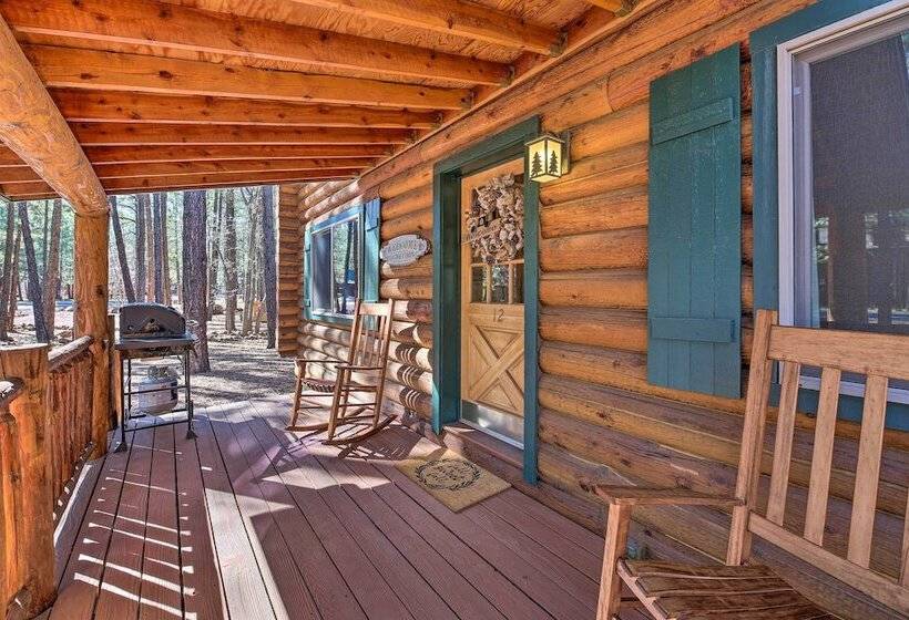 Near Dining, Hiking & Golf: Pinetop Log Cabin!