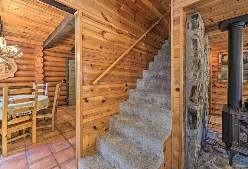 Near Dining, Hiking & Golf: Pinetop Log Cabin!