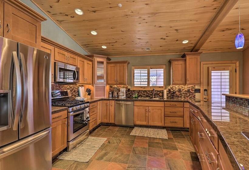 5 Mi To Butte Creek Trail: Prescott Home W/ Deck!