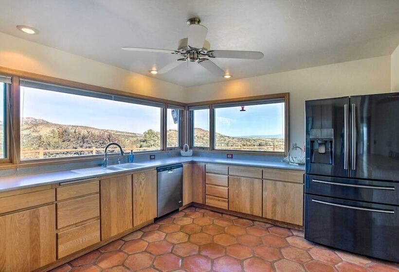 Prescott House W/ Granite Mtn & Thumb Butte Views!
