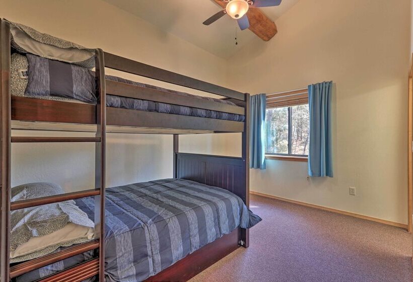 Home On 1 Acre W/ Wraparound Deck In Lakeside!