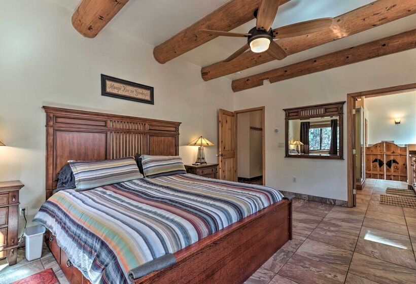 Home On 1 Acre W/ Wraparound Deck In Lakeside!