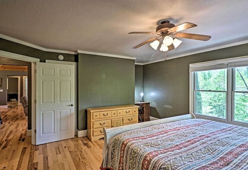 Private Bryson City Ranch Retreat W/ Mtn Views!