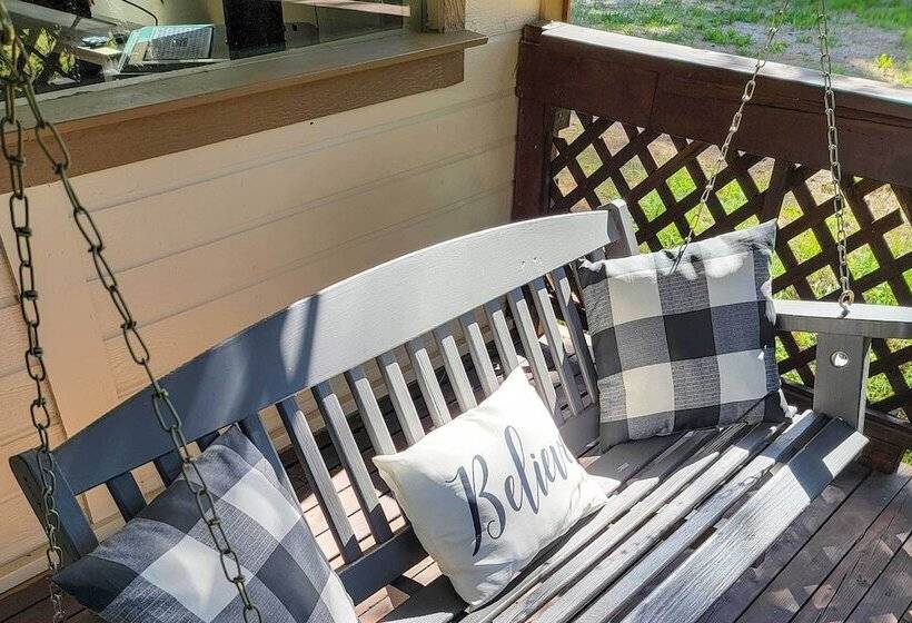 Private Cabin, 5 Min Drive To Hot Springs & Golf!