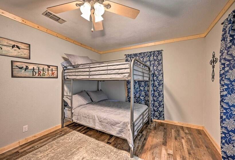 Quiet Abode W/ Gas Grill ~ 5 Miles To Broken Bow!