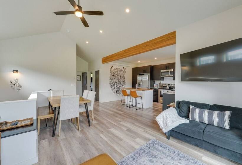 Quiet Alpine Hideaway W/ Panoramic Mountain Views!