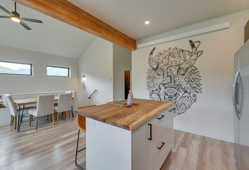 Quiet Alpine Hideaway W/ Panoramic Mountain Views!