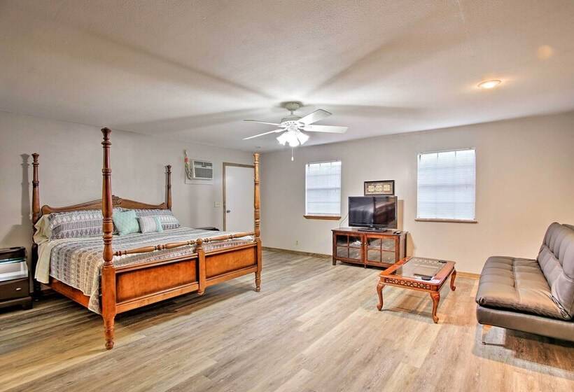 Quiet Clayton Home W/ Mountain Views 4 Mi To Lake!