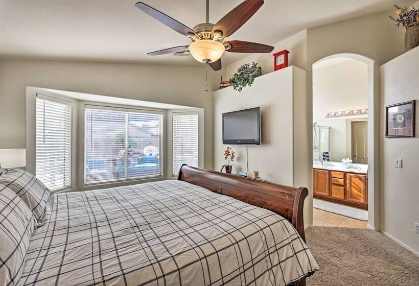 Radiant  Peoria Paradise  House W/ Pool & Patio!