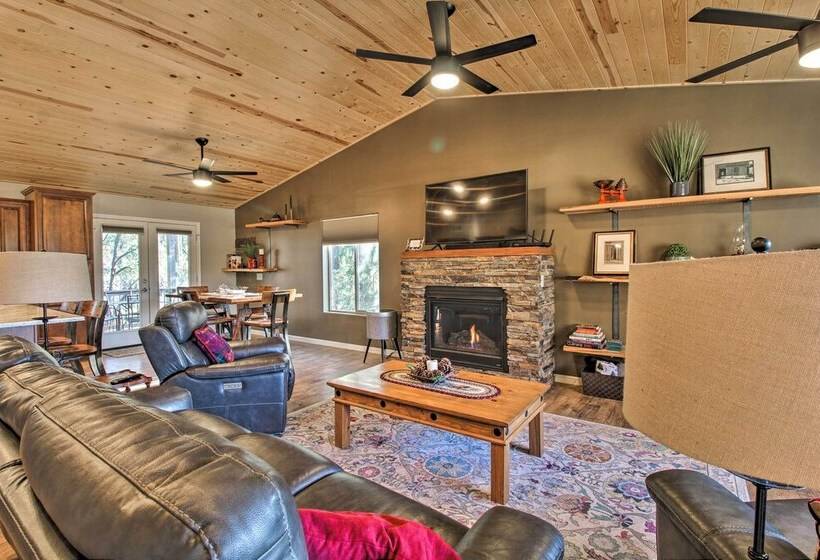 1 Mi To Rainbow Lake: Newly Built & Woodsy Retreat