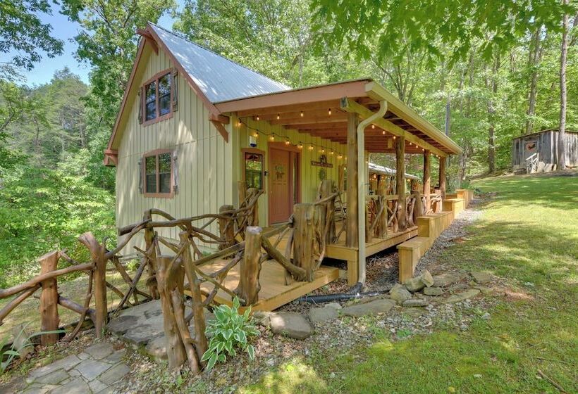 Relaxing Cosby Cabin W/ Fire Pit & Covered Porch!