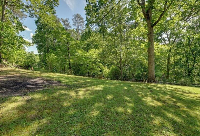 Relaxing Cosby Cabin W/ Fire Pit & Covered Porch!