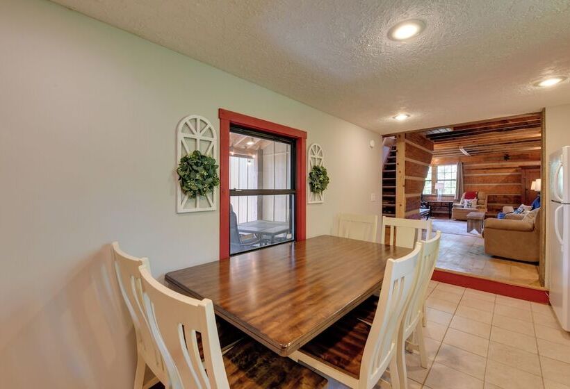 Relaxing Cosby Cabin W/ Fire Pit & Covered Porch!