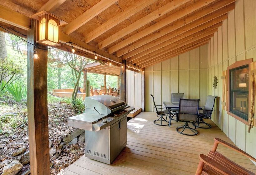 Relaxing Cosby Cabin W/ Fire Pit & Covered Porch!