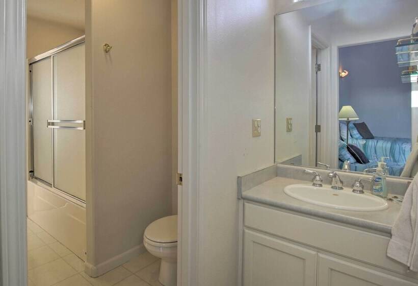 Relaxing Lincoln City Coastal Escape Near Beach!