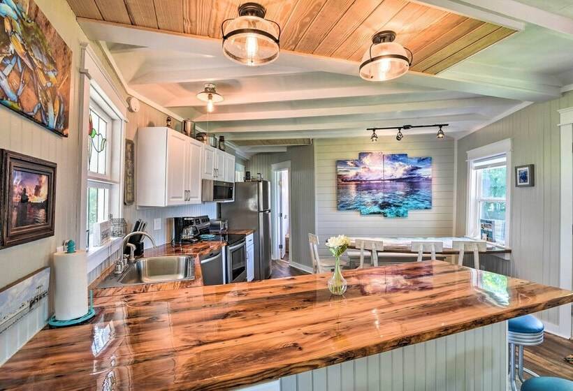 Renovated Sargent Cabin W/ Furnished Deck & Dock!