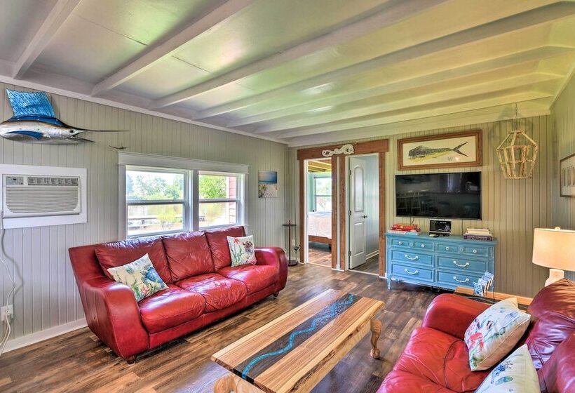 Renovated Sargent Cabin W/ Furnished Deck & Dock!