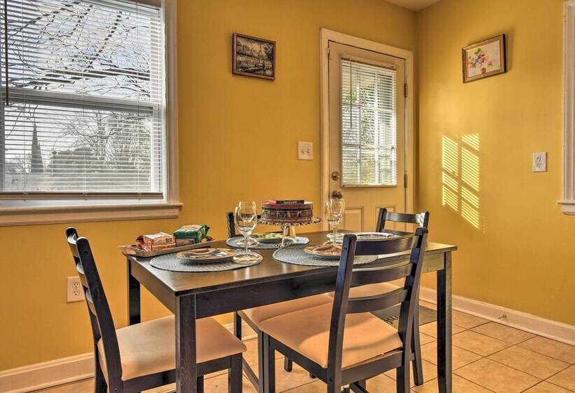 Renovated Charlotte Bungalow 3 Mi To Downtown!