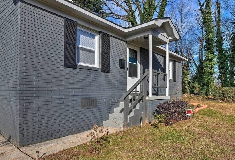 Renovated Charlotte Bungalow 3 Mi To Downtown!