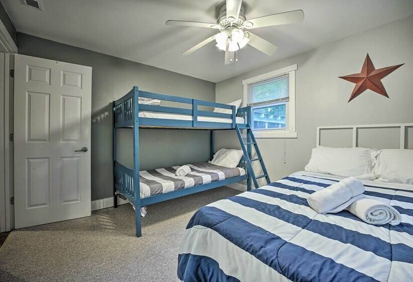 Renovated, Spacious Retreat In Union Pier!