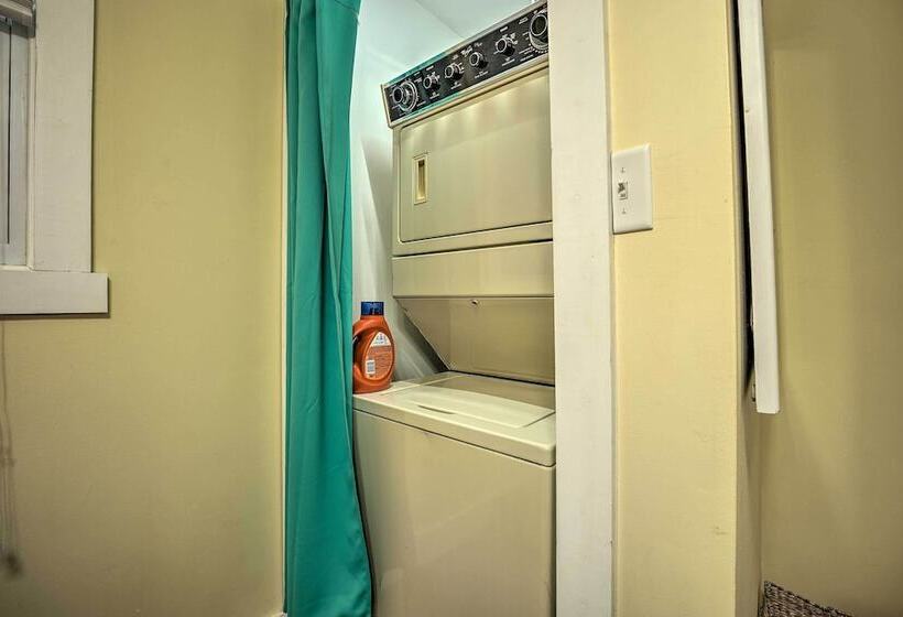 Renovated, Spacious Retreat In Union Pier!