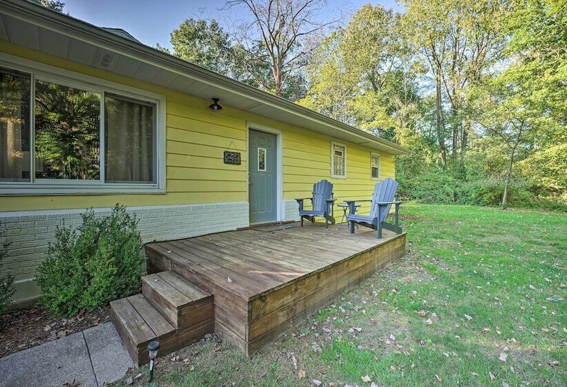 Renovated, Spacious Retreat In Union Pier!