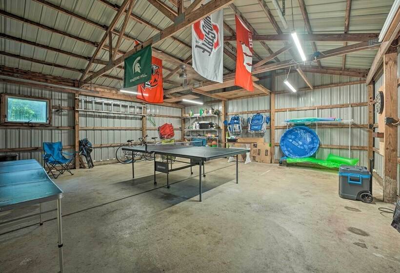 Renovated, Spacious Retreat In Union Pier!