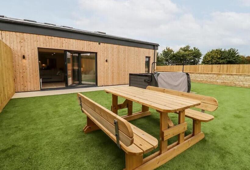 דירת נופש 3 Bears Court Barn Conversion In Little Rissington
