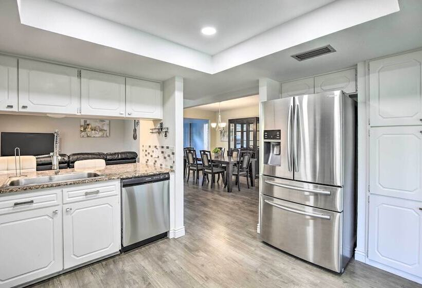 Movie Room + Poolside Oasis: Richardson Home!