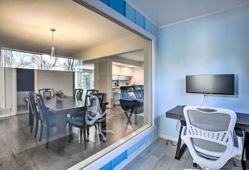 Movie Room + Poolside Oasis: Richardson Home!