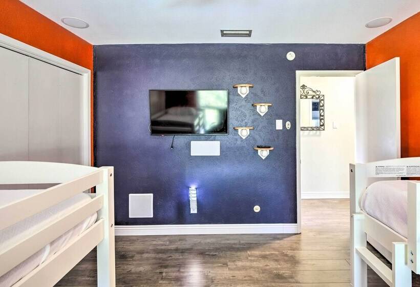 Movie Room + Poolside Oasis: Richardson Home!