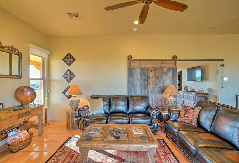 Rio Verde Home W/ Mtn Views Near Golf & Hikes!