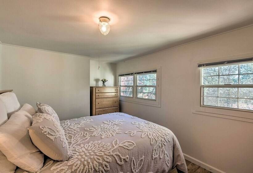 Wine Country Escape W/ Hot Tub In River Pines!