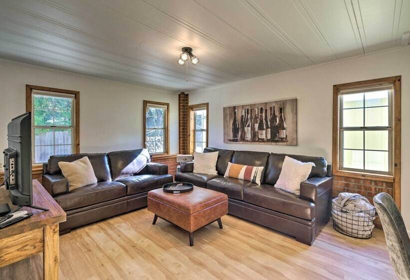 Wine Country Escape W/ Hot Tub In River Pines!