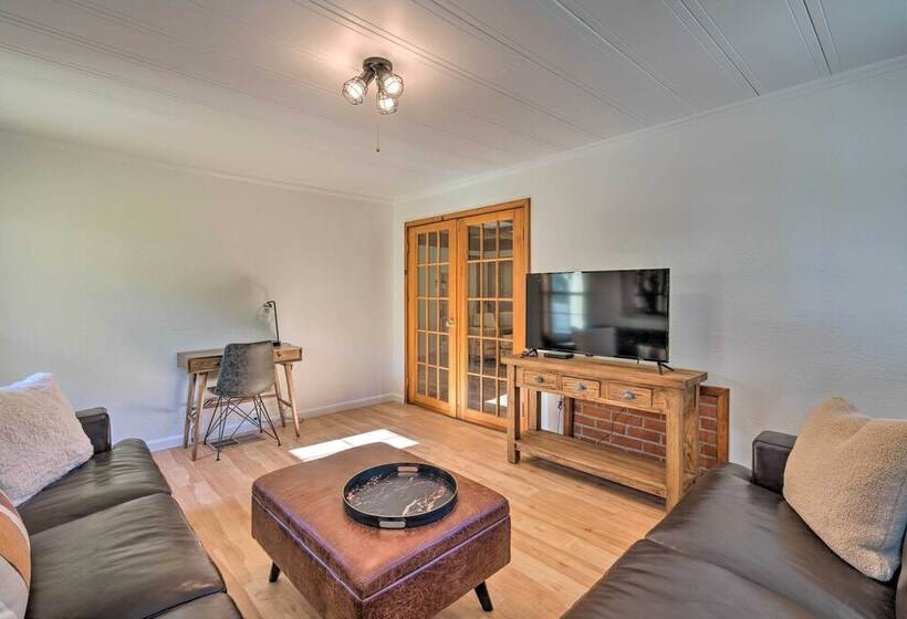 Wine Country Escape W/ Hot Tub In River Pines!