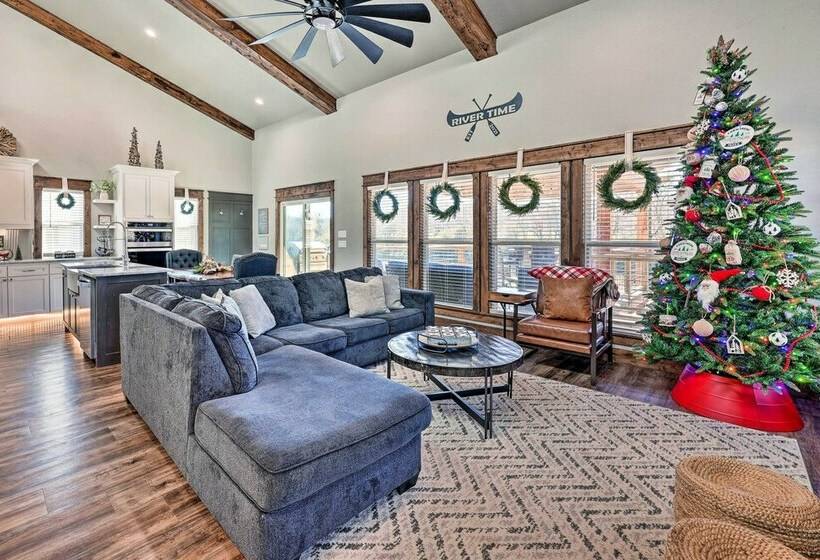 River Time Cabin W/ Games + Outdoor Oasis!
