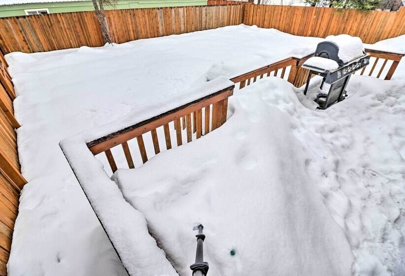 Hungry Horse Cabin: 11 Mi To Glacier National Park