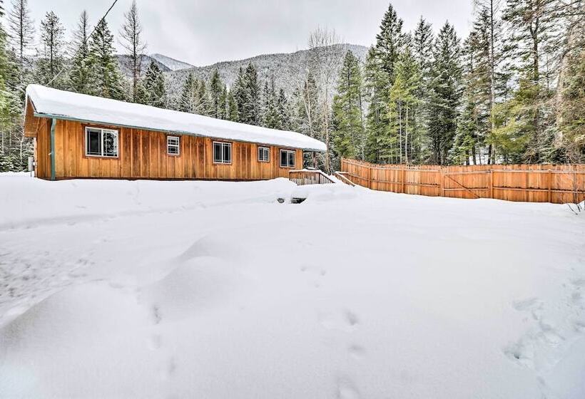 Hungry Horse Cabin: 11 Mi To Glacier National Park