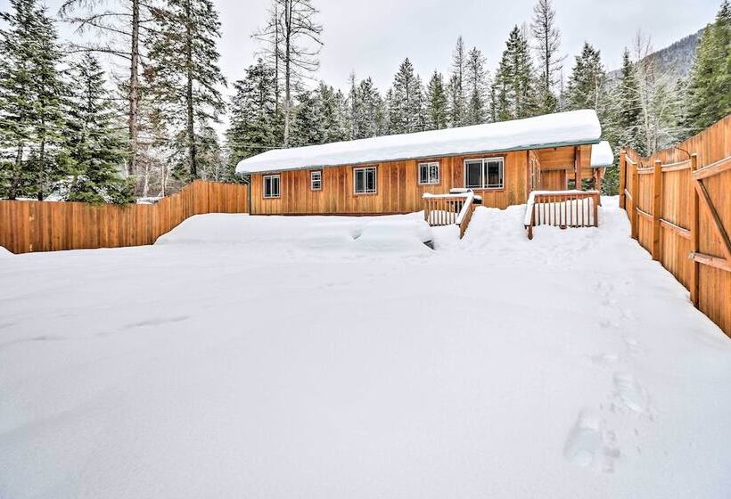 Hungry Horse Cabin: 11 Mi To Glacier National Park