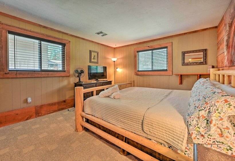 Rustic Munds Park Cabin W/ Nat L Forest Views