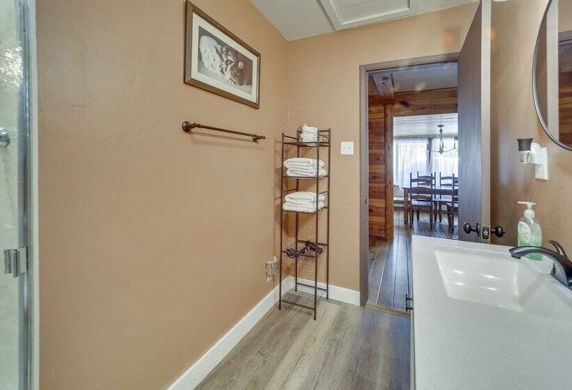 Rustic Munds Park Cabin W/ Nat L Forest Views