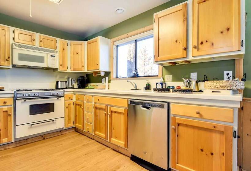 Rustic Pine Mtn Club Cabin W/ Beautiful View!