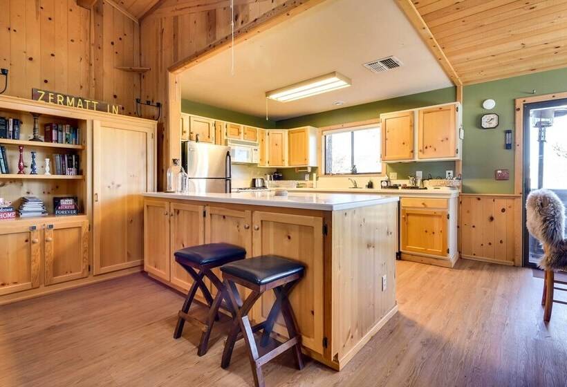 Rustic Pine Mtn Club Cabin W/ Beautiful View!