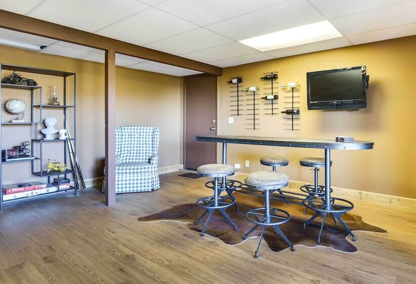 Rustic Pine Mtn Club Cabin W/ Beautiful View!