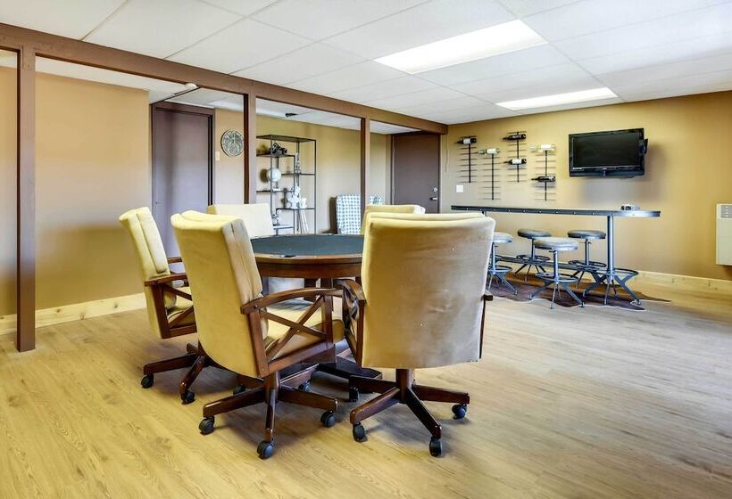 Rustic Pine Mtn Club Cabin W/ Beautiful View!