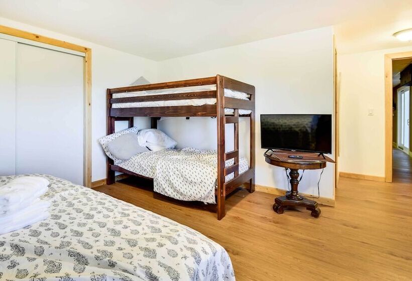 Rustic Pine Mtn Club Cabin W/ Beautiful View!