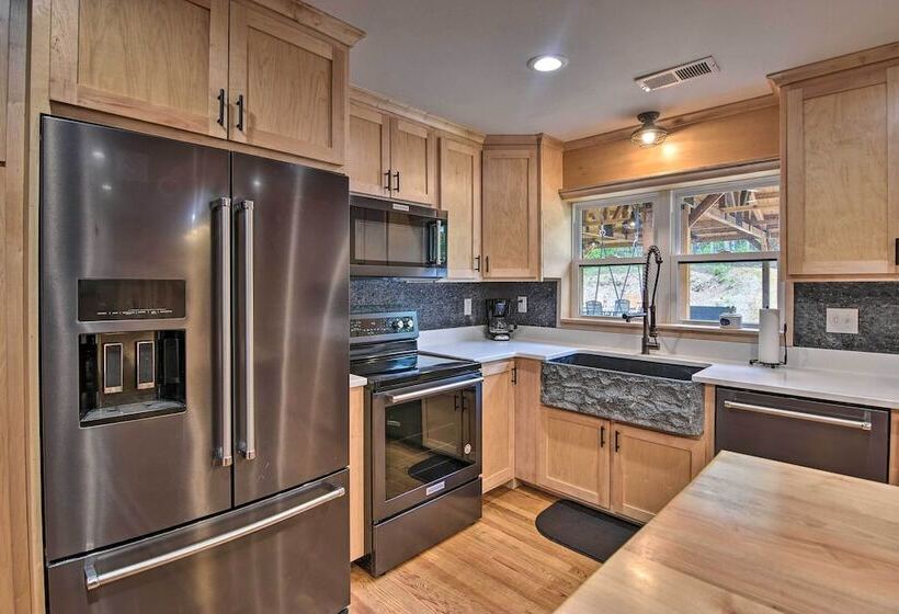 Rustic Sunset Escape On 67 Acres: Outdoor Kitchen