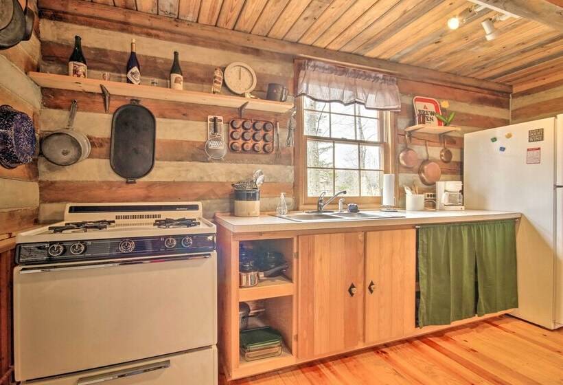Scenic Cabin W/ Deck & Fire Pit   Near Hiking!