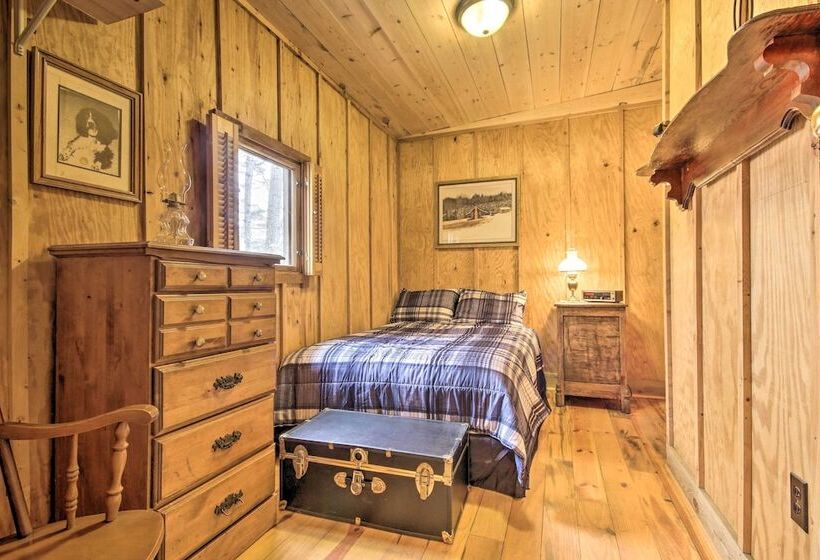 Scenic Cabin W/ Deck & Fire Pit   Near Hiking!